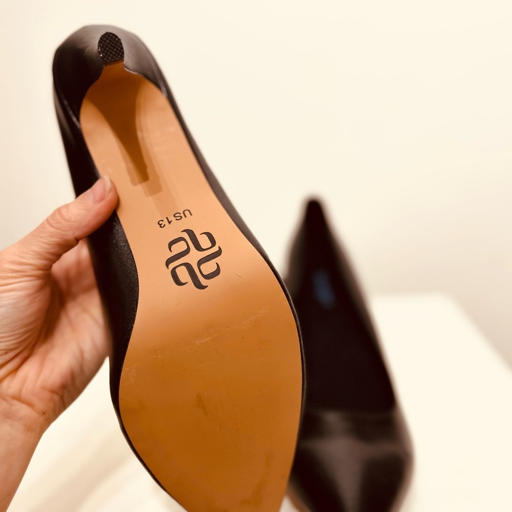 Sleek Black Leather Heels - Picture 8 of 8